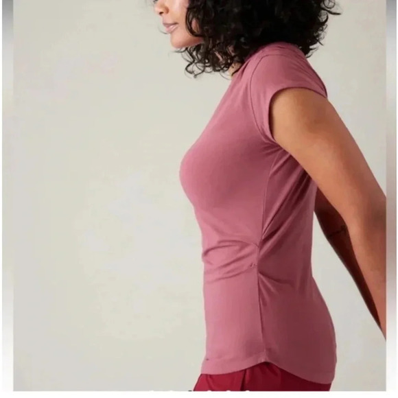 Athleta Outbound V-Neck Rose T-Shirt 1X NWT - Picture 2 of 11